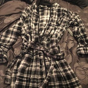 Men’s  plaid robe brand new !